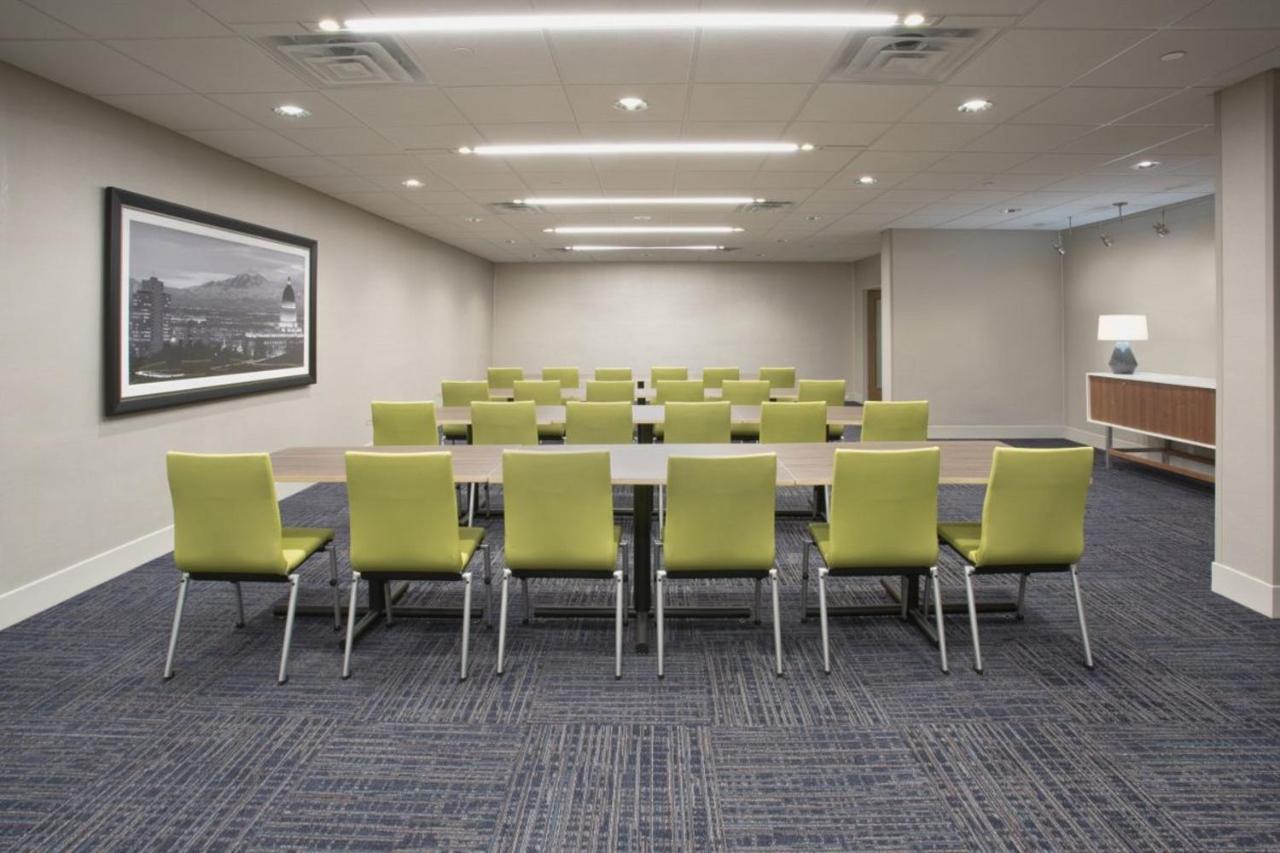 Holiday Inn Express & Suites - Parsons By Ihg Ngoại thất bức ảnh